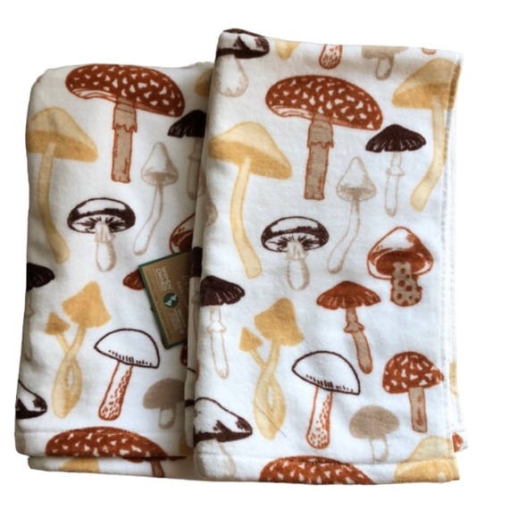deborah connolly Other - Deborah Connolly Hand and Bath Towel Set